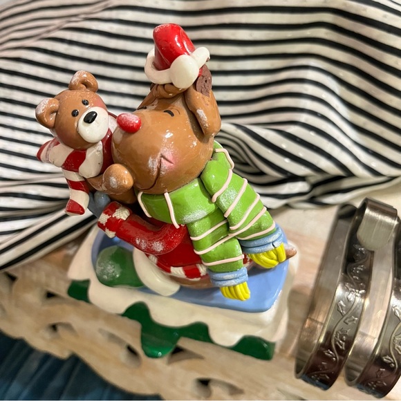 Claydough stocking hook bear & slay w/ 2 mantle hooks floral embossed bundle - Picture 4 of 16